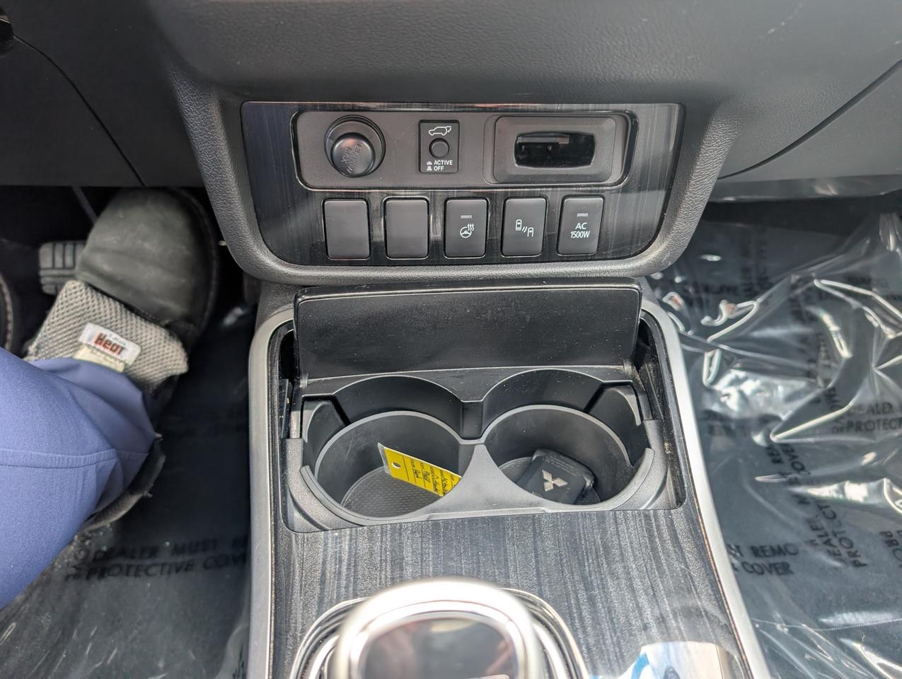 2018 Mitsubishi Outlander Plug-In Hybrid GT Photo