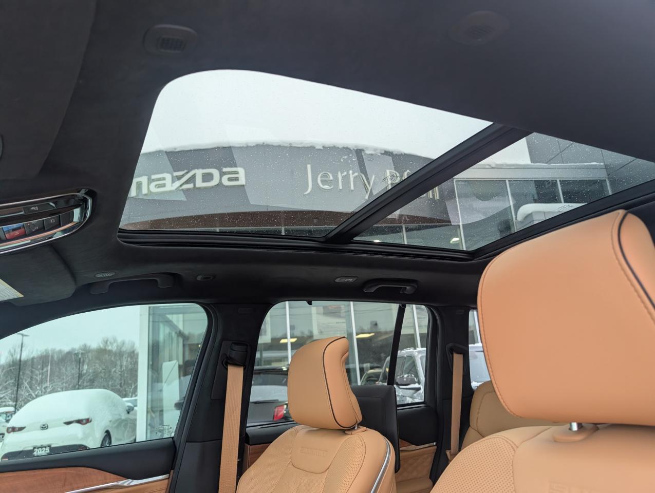 2023 Jeep Grand Cherokee 4xe Summit Photo