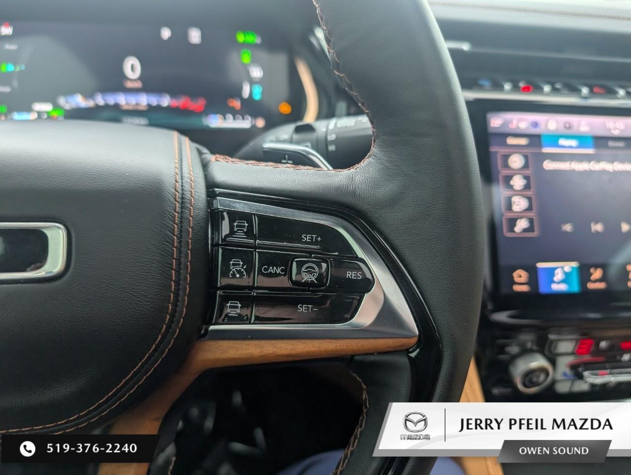 2023 Jeep Grand Cherokee 4xe Summit Reserve 4x4 Photo
