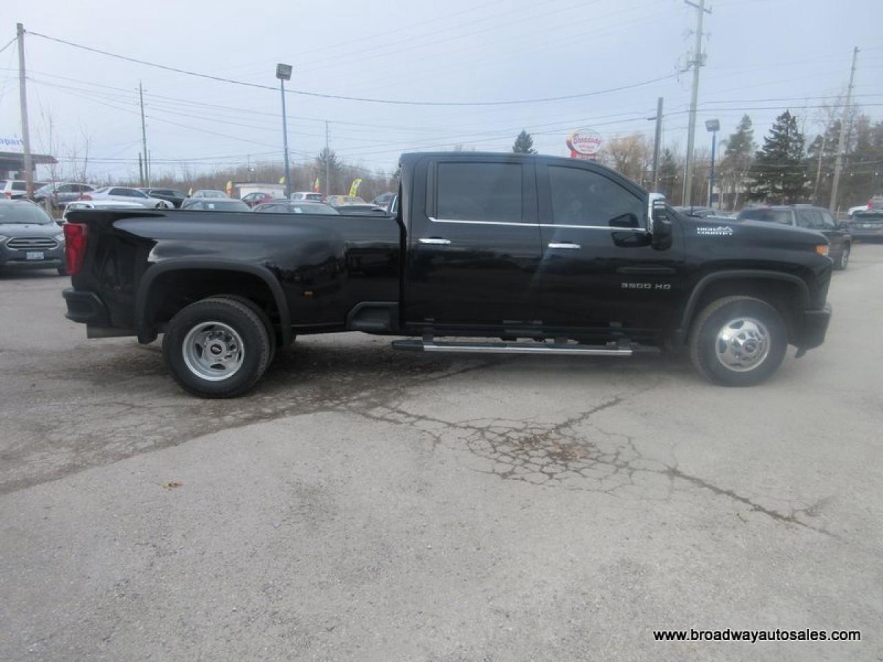 2023 Chevrolet Silverado 3500 1-TON HIGH-COUNTRY-MODEL 5 PASSENGER 6.6L - DURAMAX.. 4X4.. CREW-CAB.. 8-FOOT-DUALLY.. NAVIGATION.. POWER SUNROOF.. LEATHER.. HEATED/AC SEATS.. Photo