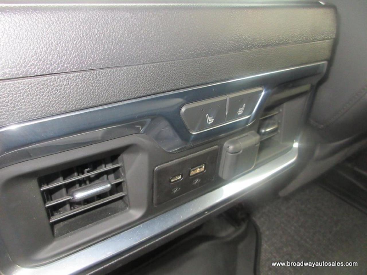 2023 Chevrolet Silverado 3500 1-TON HIGH-COUNTRY-MODEL 5 PASSENGER 6.6L - DURAMAX.. 4X4.. CREW-CAB.. 8-FOOT-DUALLY.. NAVIGATION.. POWER SUNROOF.. LEATHER.. HEATED/AC SEATS.. Photo