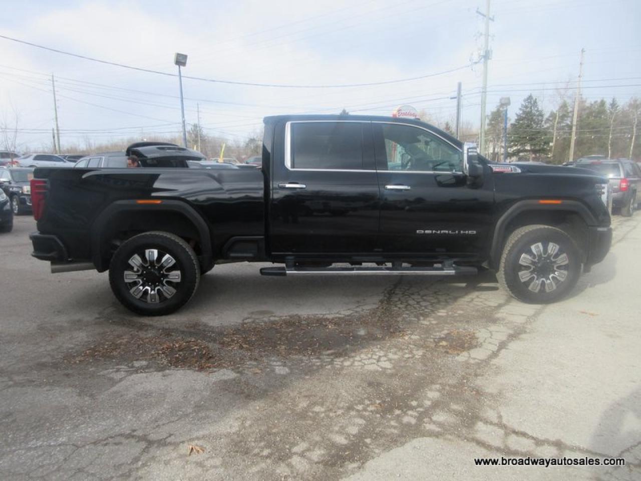2024 GMC Sierra 2500 3/4 TON DENALI-PACKAGE 5 PASSENGER 6.6L - DURAMAX.. 4X4.. CREW-CAB.. 6.6-FOOT-BOX.. POWER SUNROOF.. LEATHER.. HEATED/AC SEATS.. POWER MIRRORS.. Photo