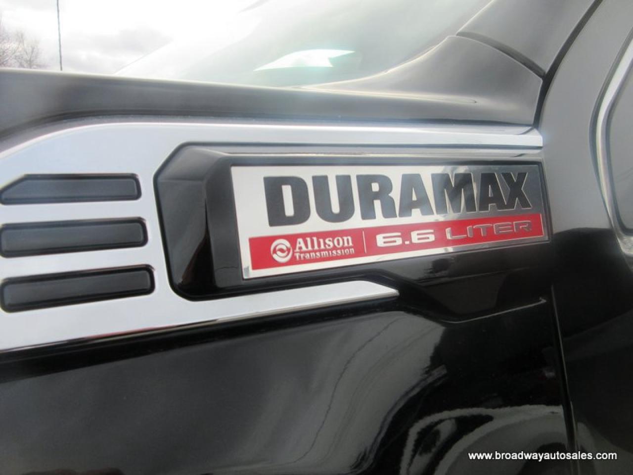 2024 GMC Sierra 2500 3/4 TON DENALI-PACKAGE 5 PASSENGER 6.6L - DURAMAX.. 4X4.. CREW-CAB.. 6.6-FOOT-BOX.. POWER SUNROOF.. LEATHER.. HEATED/AC SEATS.. POWER MIRRORS.. Photo