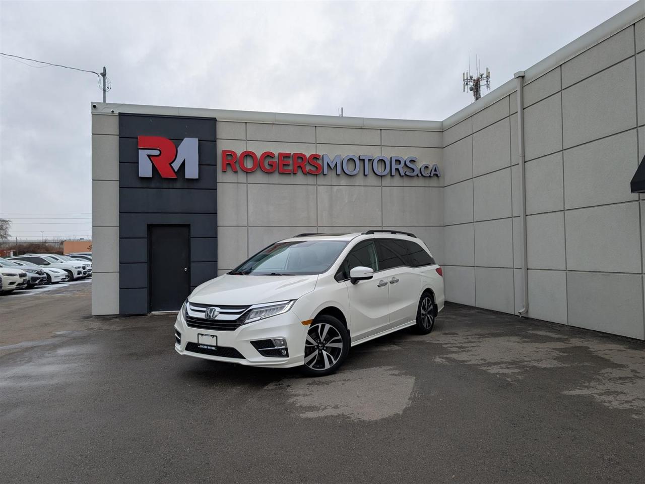 2018 Honda Odyssey TOURING - 8 PASS - SUNROOF - DVD - NAVI - LEATHER