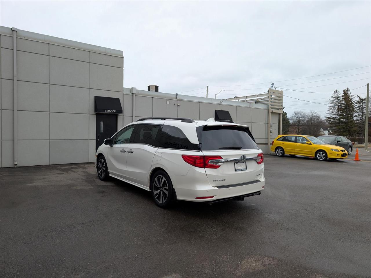 2018 Honda Odyssey TOURING - 8 PASS - SUNROOF - DVD - NAVI - LEATHER