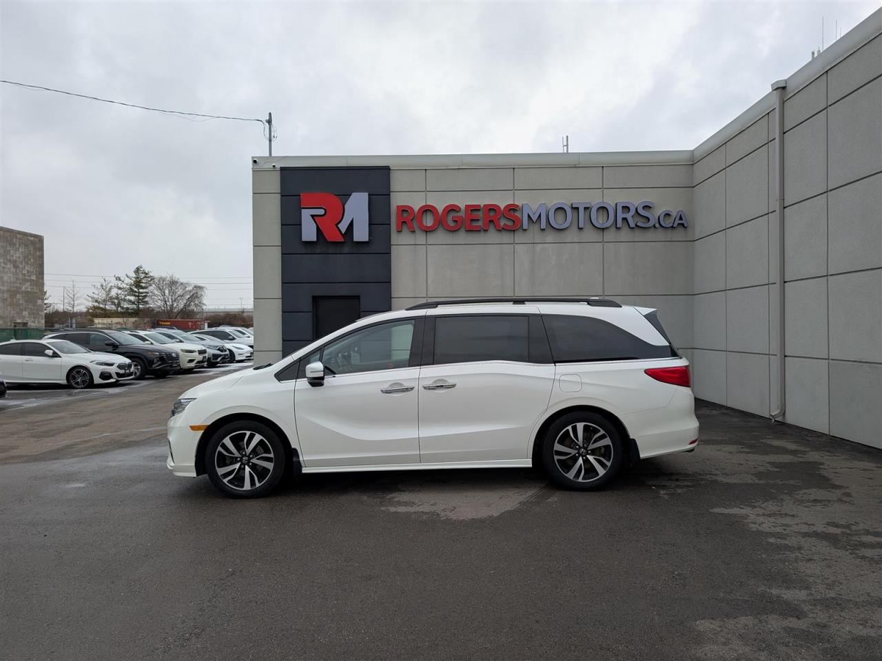 2018 Honda Odyssey TOURING - 8 PASS - SUNROOF - DVD - NAVI - LEATHER