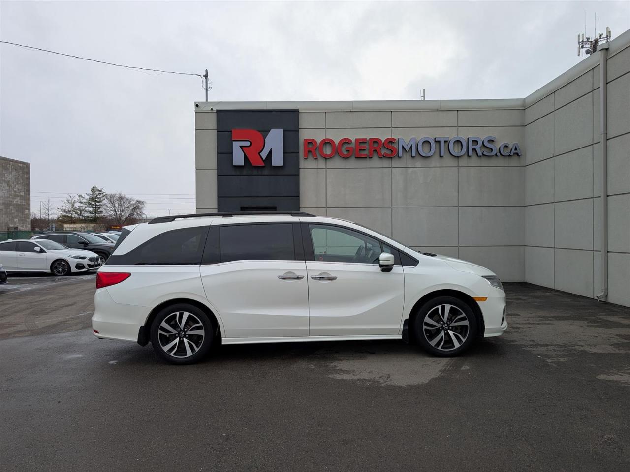 2018 Honda Odyssey TOURING - 8 PASS - SUNROOF - DVD - NAVI - LEATHER