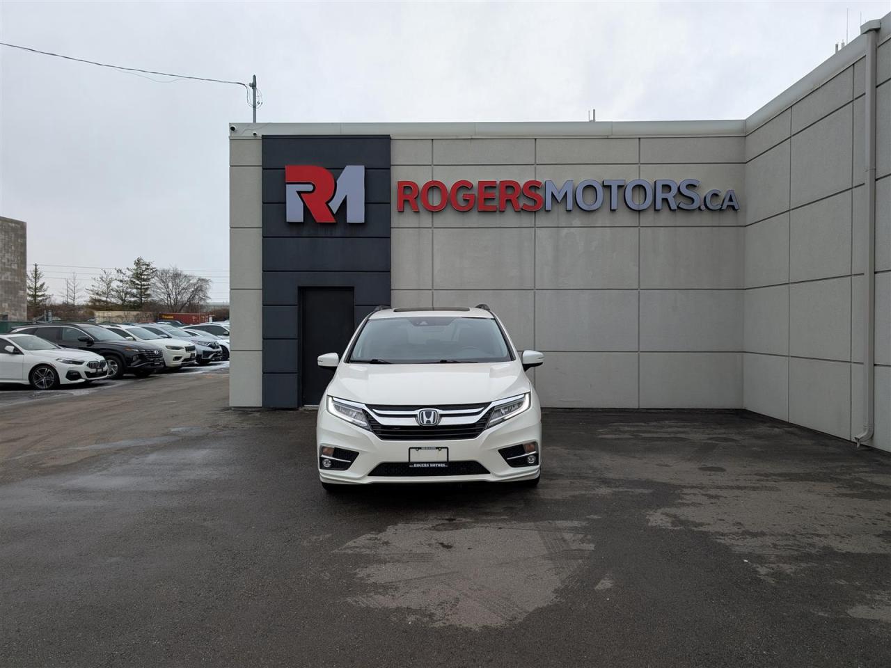 2018 Honda Odyssey TOURING - 8 PASS - SUNROOF - DVD - NAVI - LEATHER