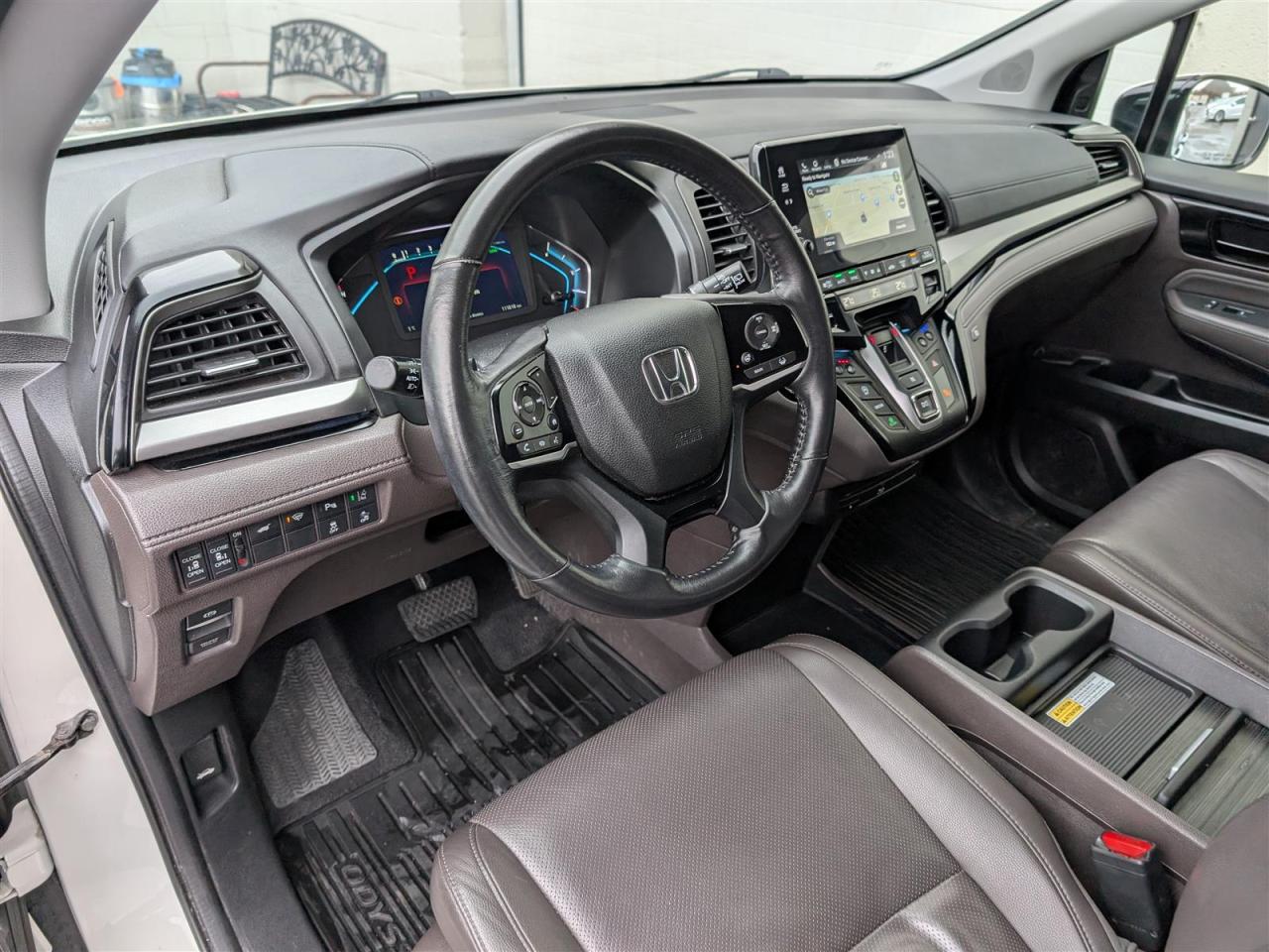 2018 Honda Odyssey TOURING - 8 PASS - SUNROOF - DVD - NAVI - LEATHER