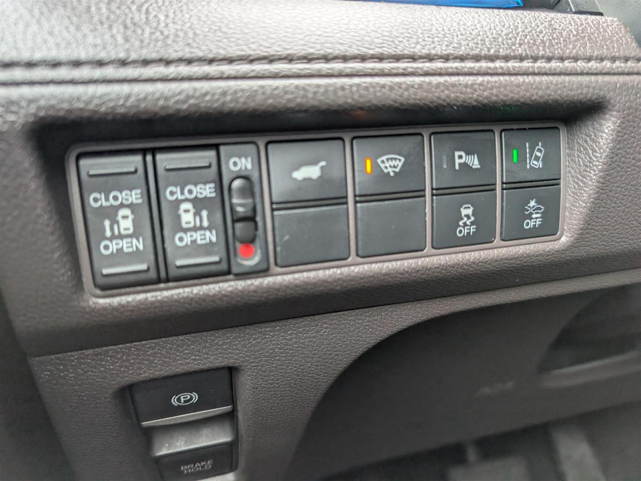 2018 Honda Odyssey TOURING - 8 PASS - SUNROOF - DVD - NAVI - LEATHER