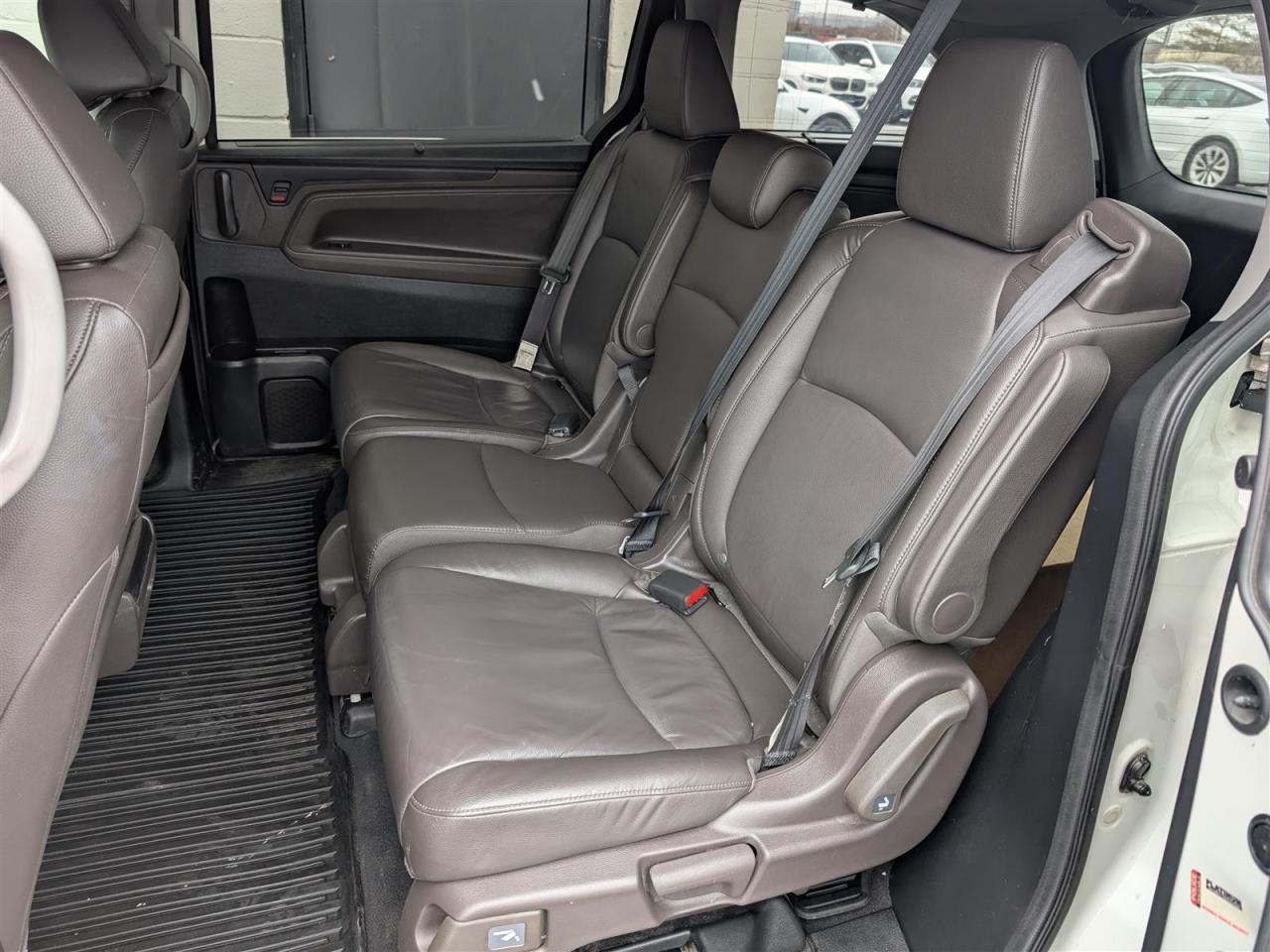 2018 Honda Odyssey TOURING - 8 PASS - SUNROOF - DVD - NAVI - LEATHER Photo