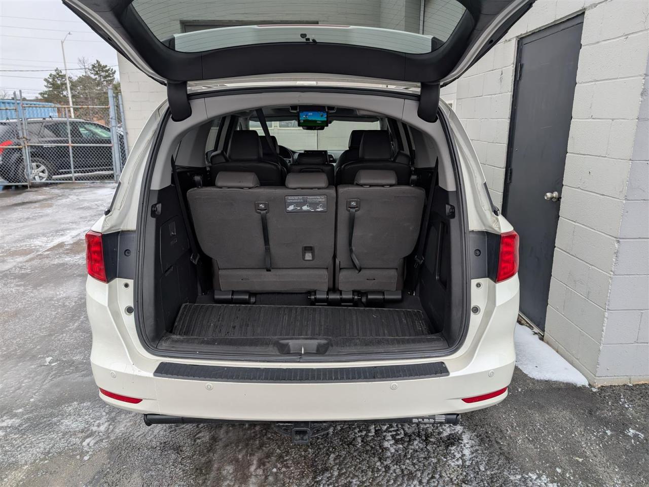 2018 Honda Odyssey TOURING - 8 PASS - SUNROOF - DVD - NAVI - LEATHER Photo