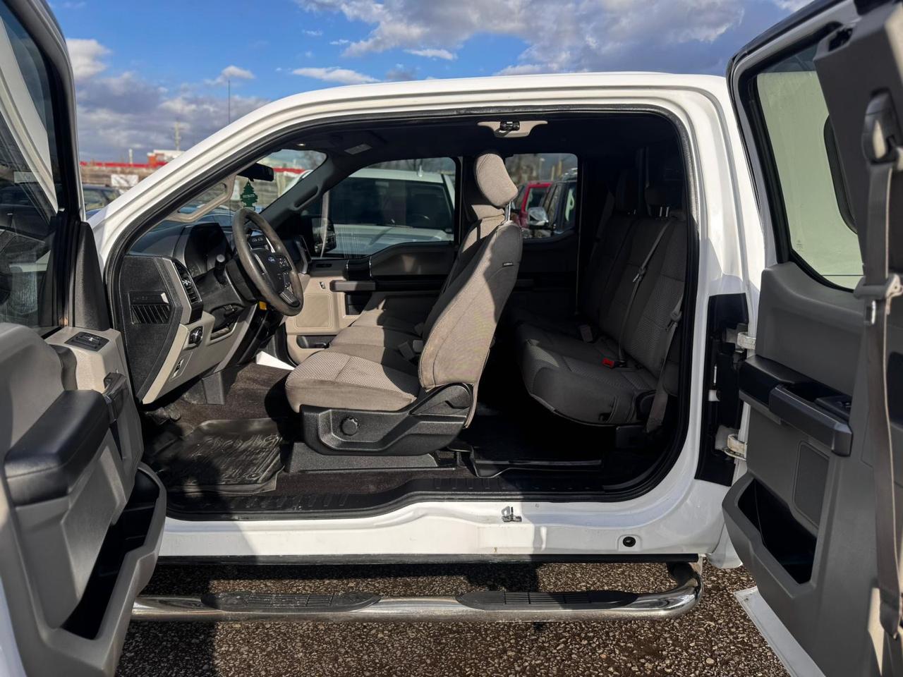 2020 Ford F-150 XLT Photo