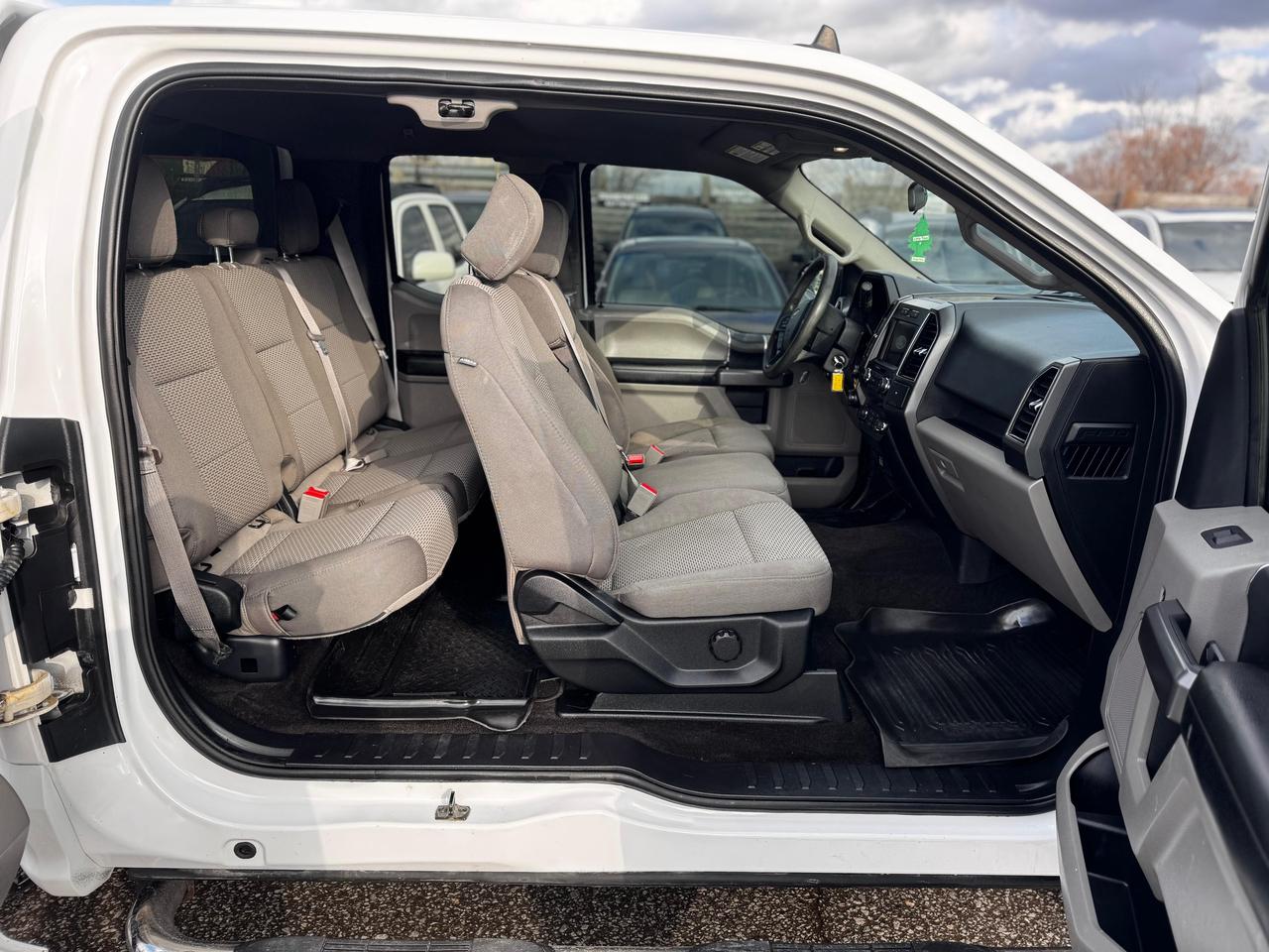 2020 Ford F-150 XLT Photo