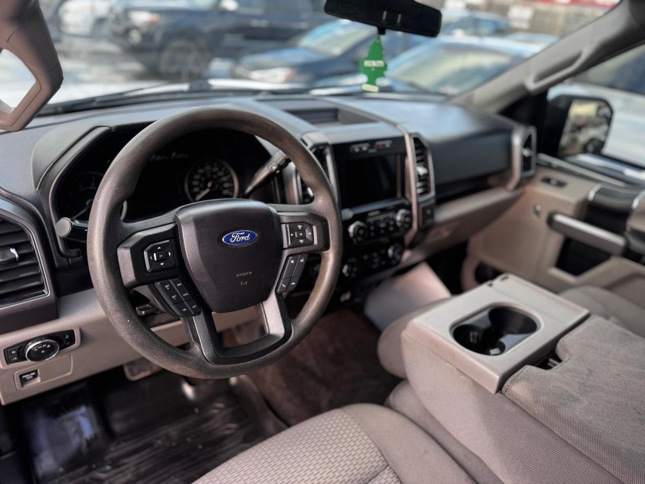 2020 Ford F-150 XLT Photo