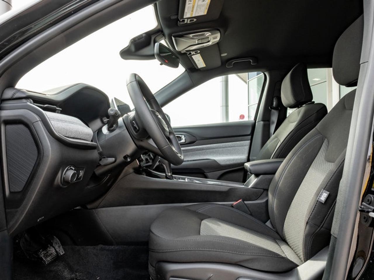 2025 Jeep Compass Sport Photo