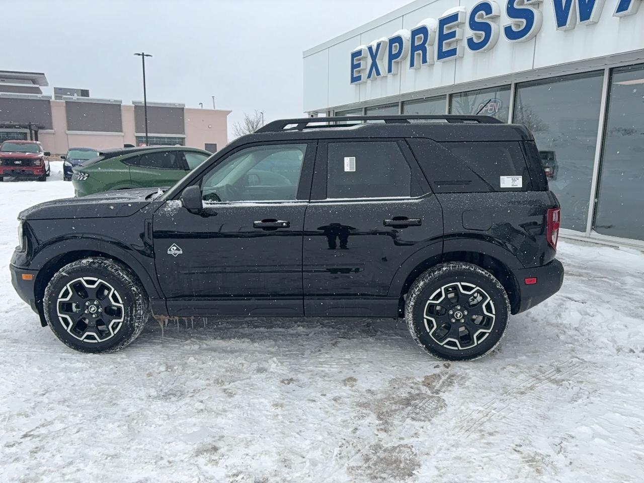 2025 Ford Bronco Sport OUTERBANKS, TECH PKG, REMOTE START Photo