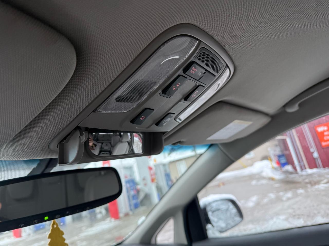 2017 Kia Sedona LX 8 passanger back up camera   Power sliding door Photo