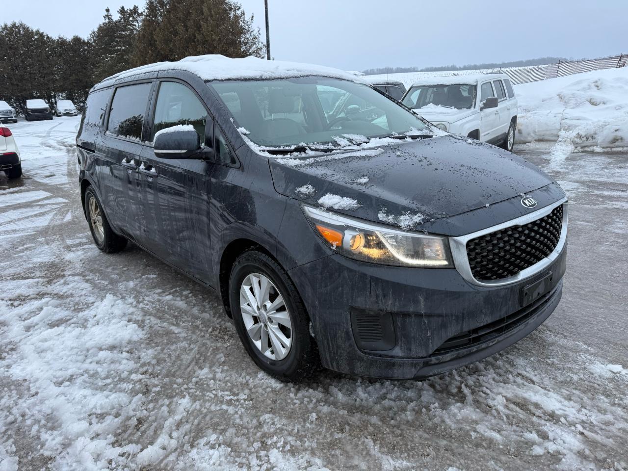 2017 Kia Sedona LX 8 passanger back up camera   Power sliding door Photo
