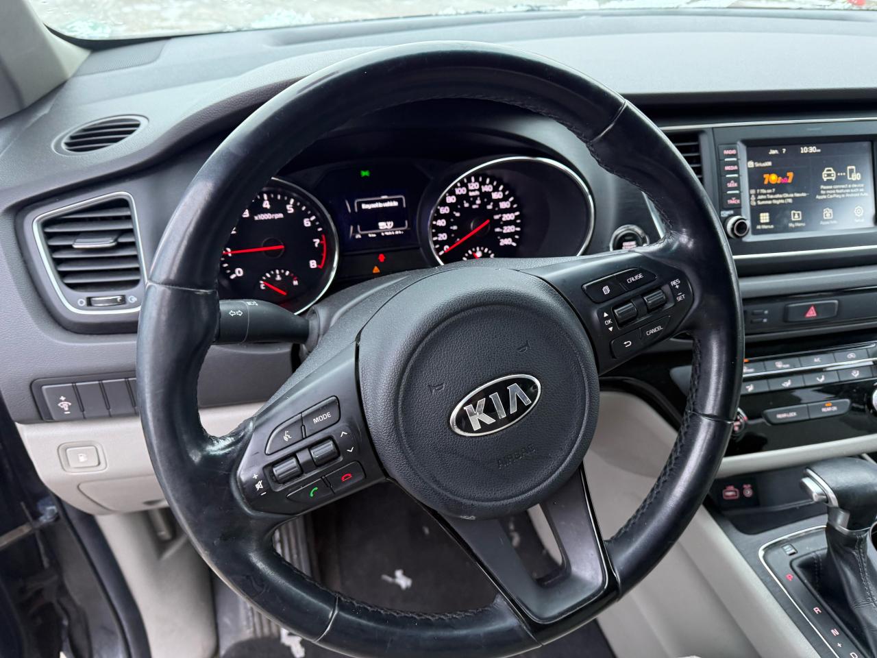 2017 Kia Sedona LX 8 passanger back up camera   Power sliding door Photo