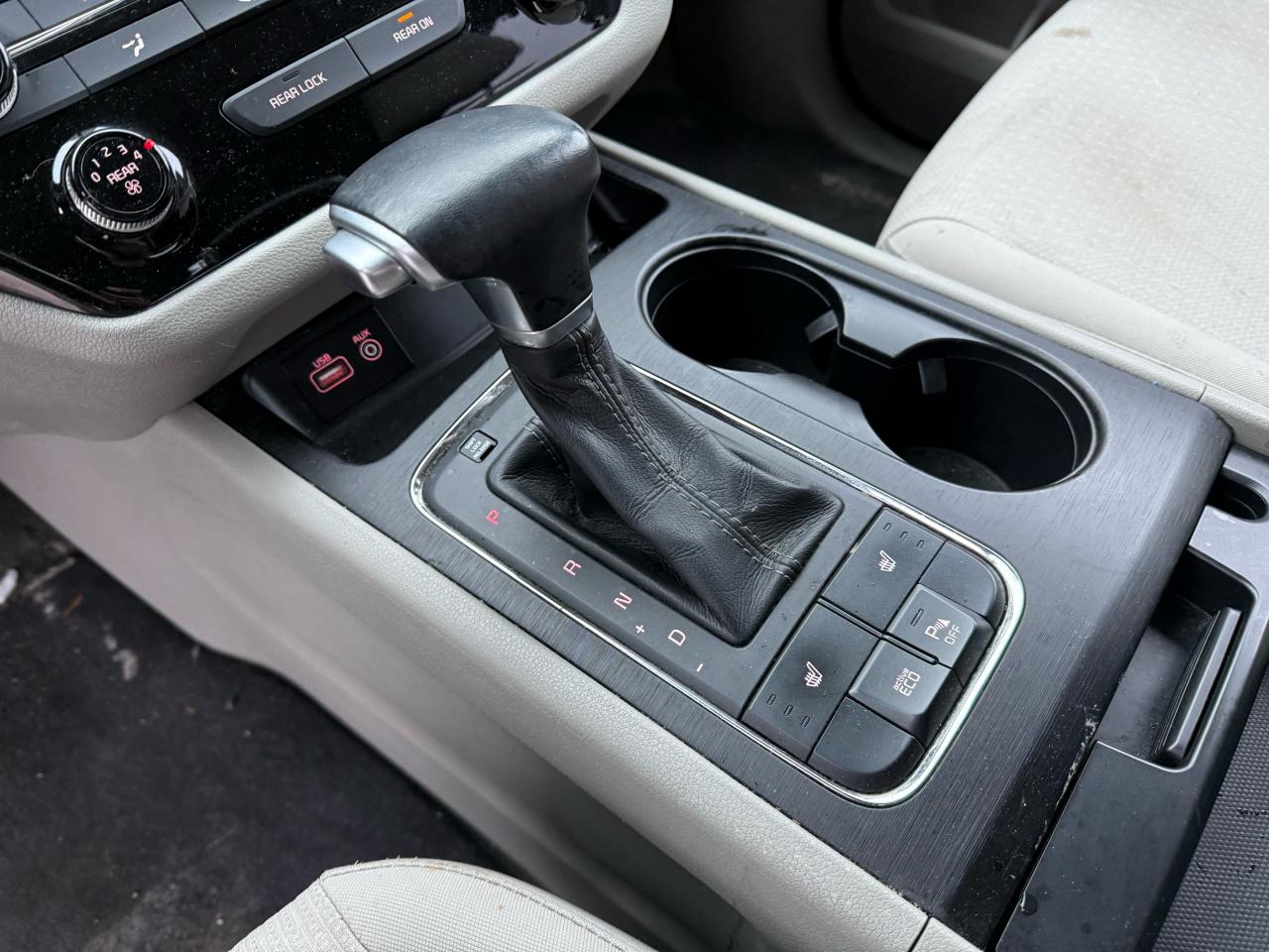 2017 Kia Sedona LX 8 passanger back up camera   Power sliding door Photo