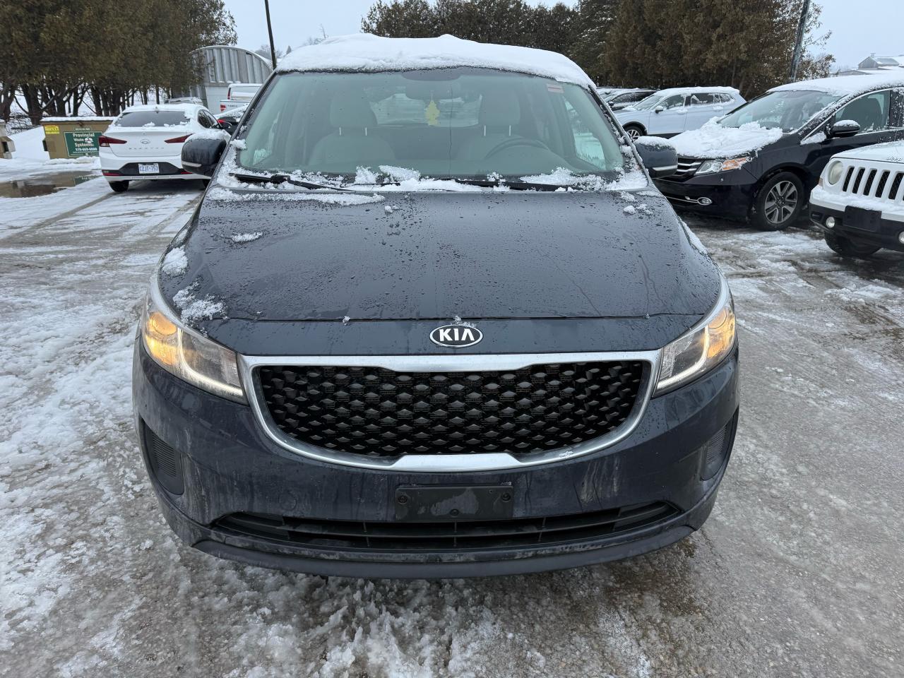 2017 Kia Sedona LX 8 passanger back up camera   Power sliding door Photo0