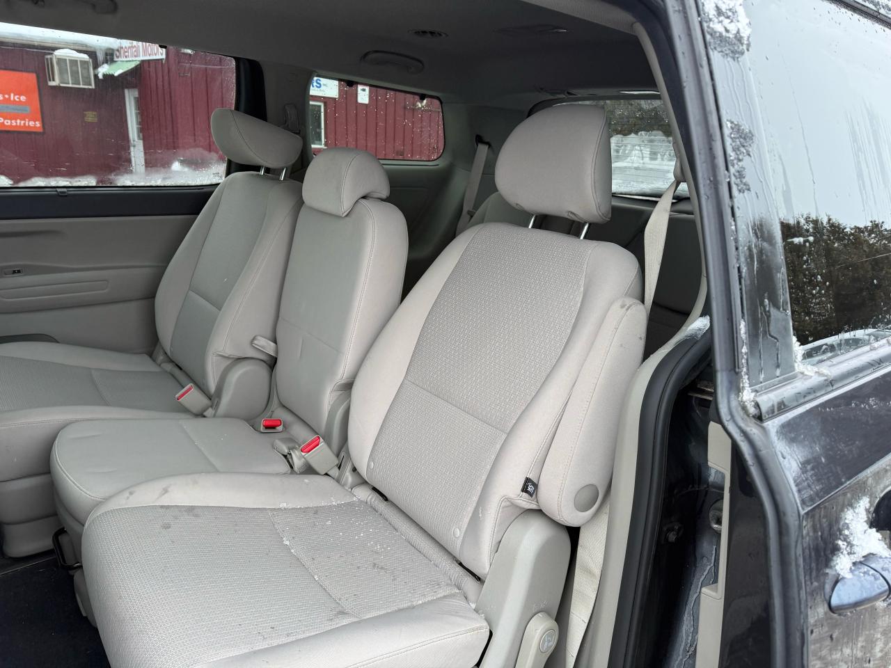 2017 Kia Sedona LX 8 passanger back up camera   Power sliding door Photo