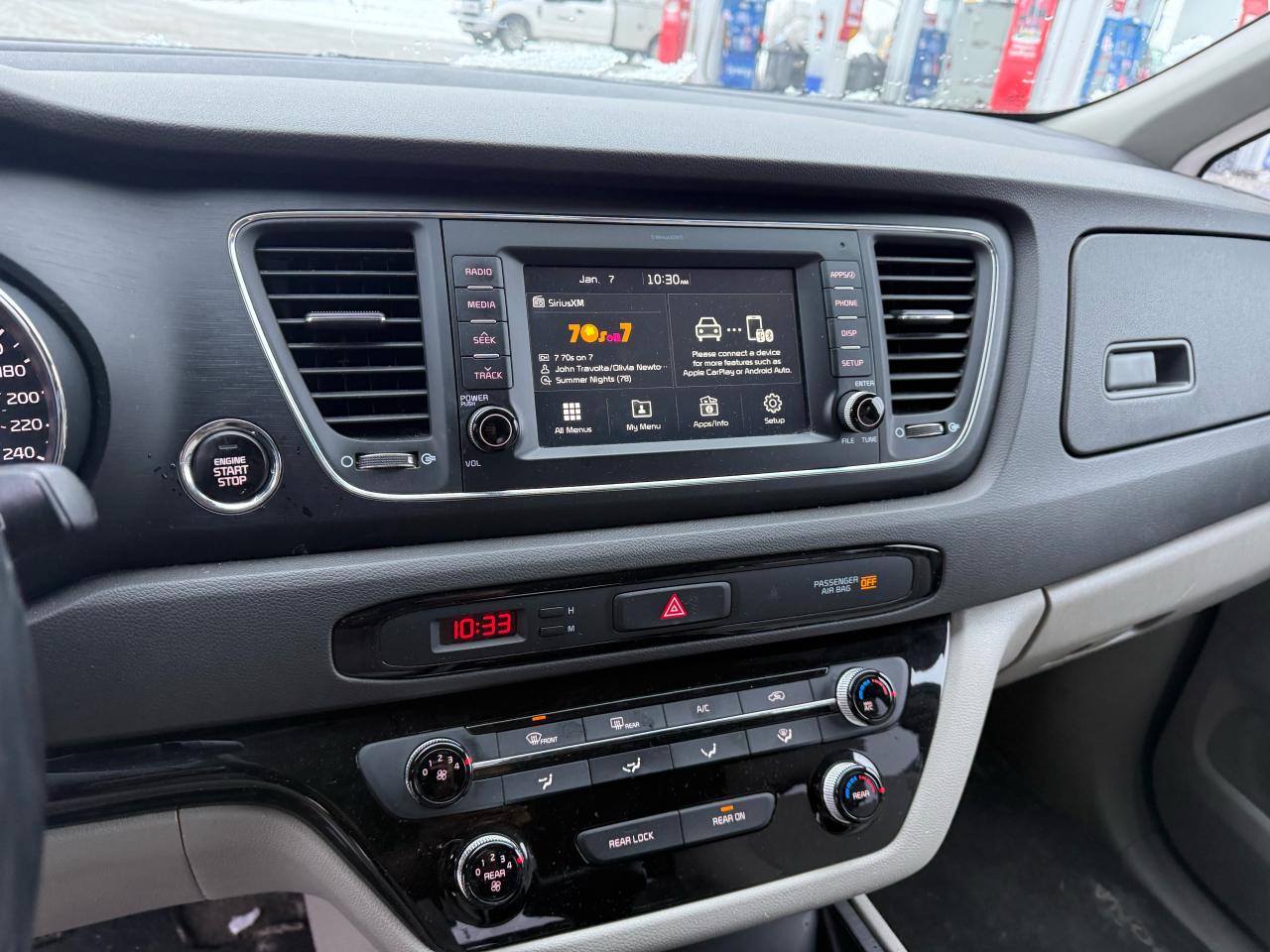 2017 Kia Sedona LX 8 passanger back up camera   Power sliding door Photo