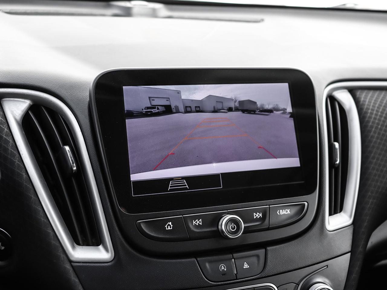 2023 Chevrolet Malibu 1LT Panoramic sunroof apple carplay&android auto Photo