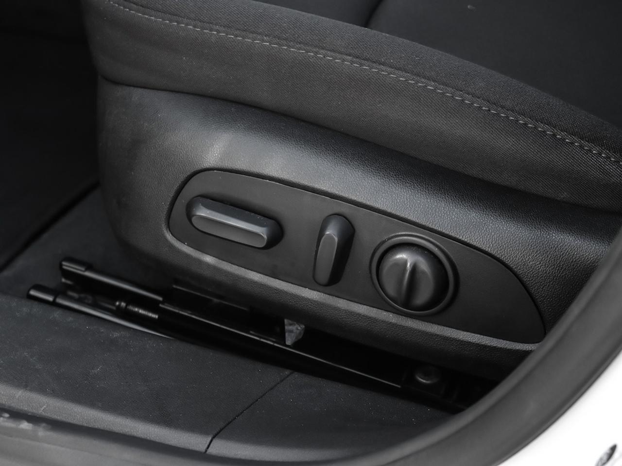 2023 Chevrolet Malibu 1LT Panoramic sunroof apple carplay&android auto Photo