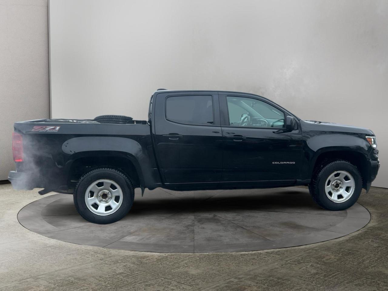 2021 Chevrolet Colorado 4WD Z71 Photo2