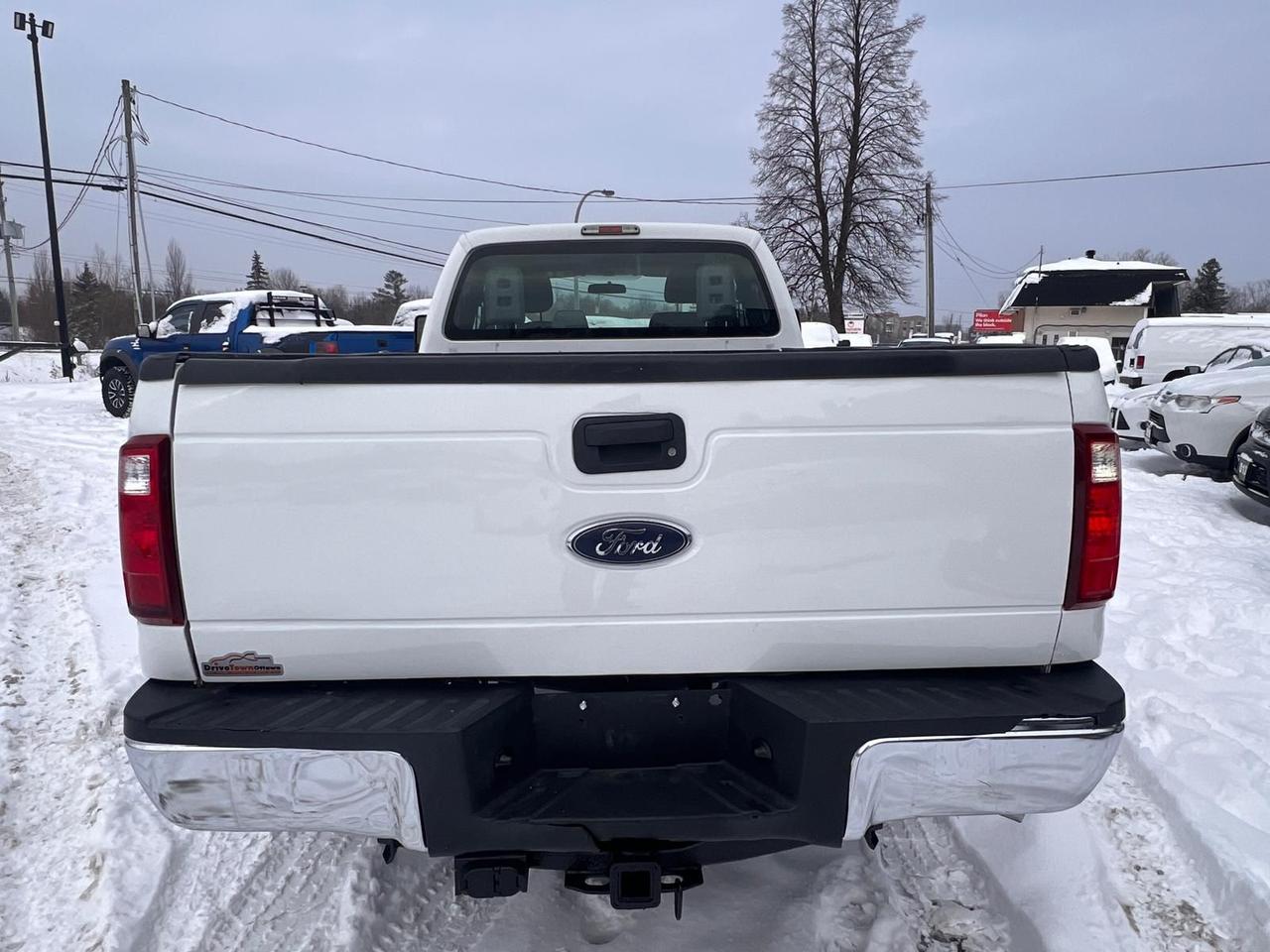 2015 Ford SUPER DUTY F-350 SRW XL Photo