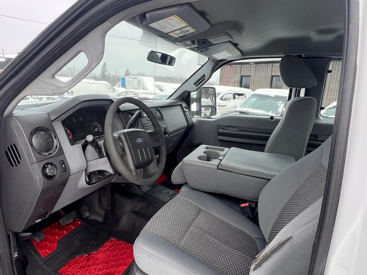 2015 Ford SUPER DUTY F-350 SRW XL Photo