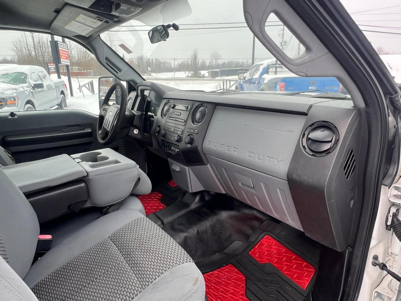 2015 Ford SUPER DUTY F-350 SRW XL Photo