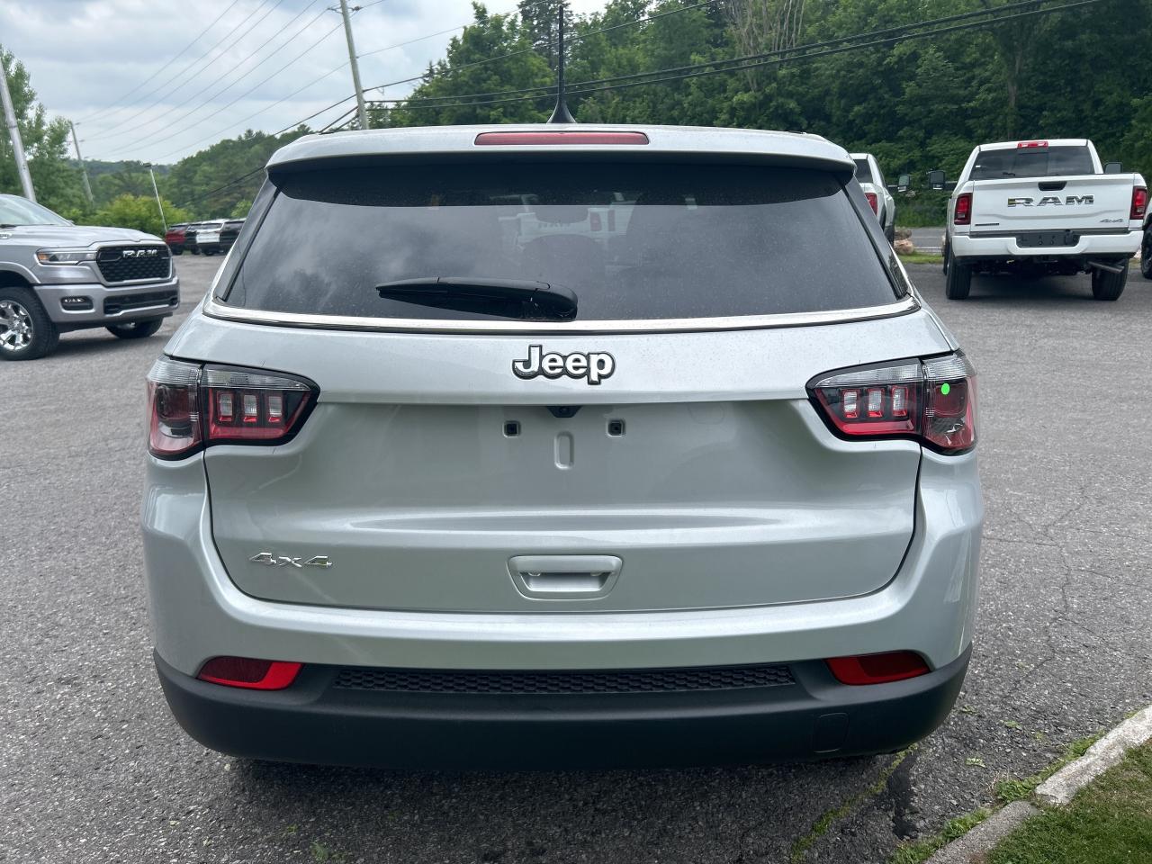 2025 Jeep Compass Sport Photo
