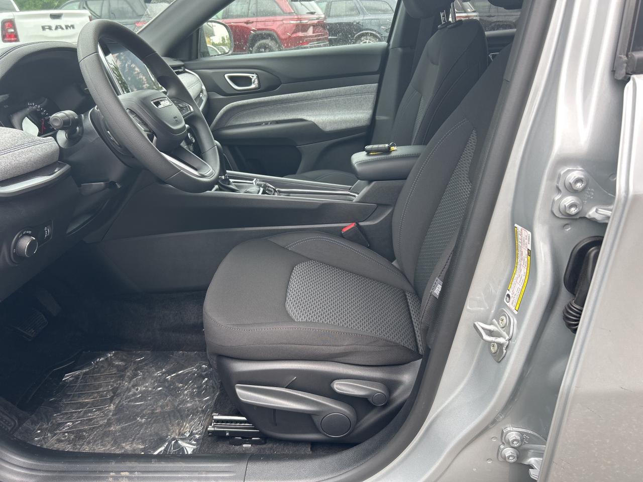 2025 Jeep Compass Sport Photo