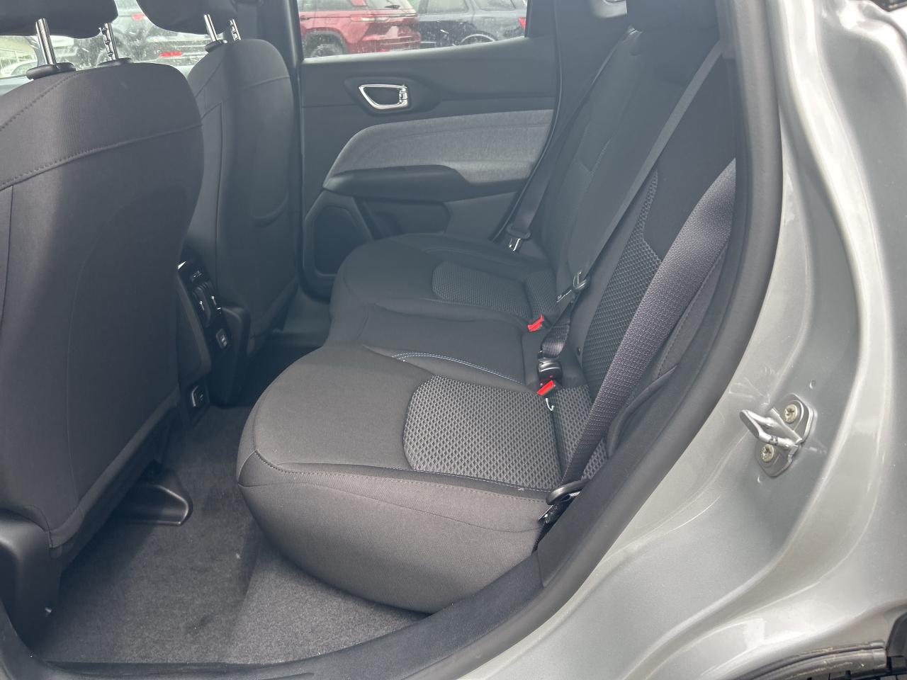 2025 Jeep Compass Sport Photo