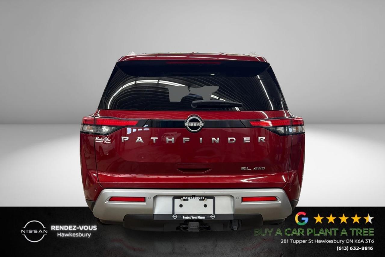 2022 Nissan Pathfinder SL Photo