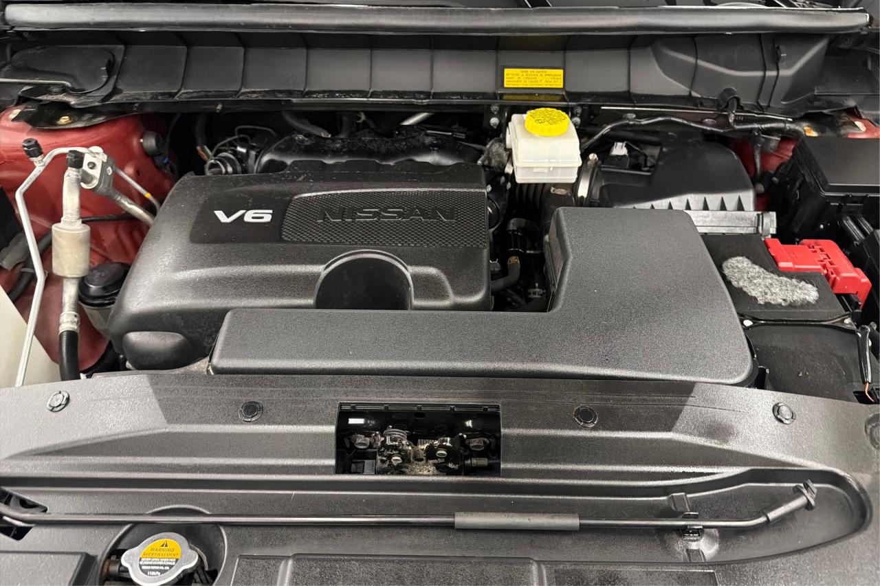 2022 Nissan Pathfinder SL Photo