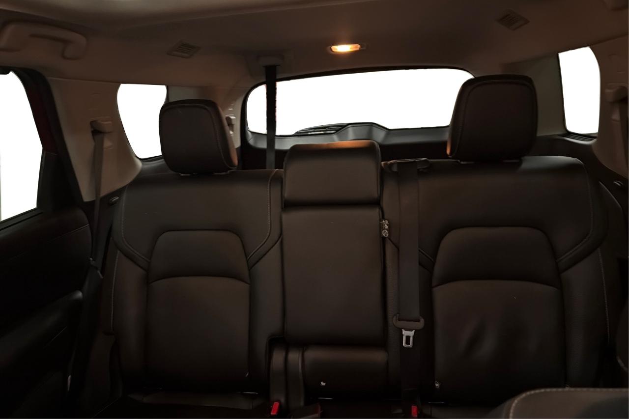 2022 Nissan Pathfinder SL Photo