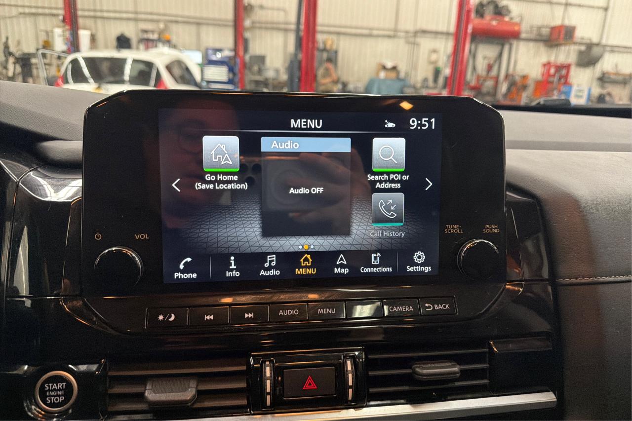 2022 Nissan Pathfinder SL Photo