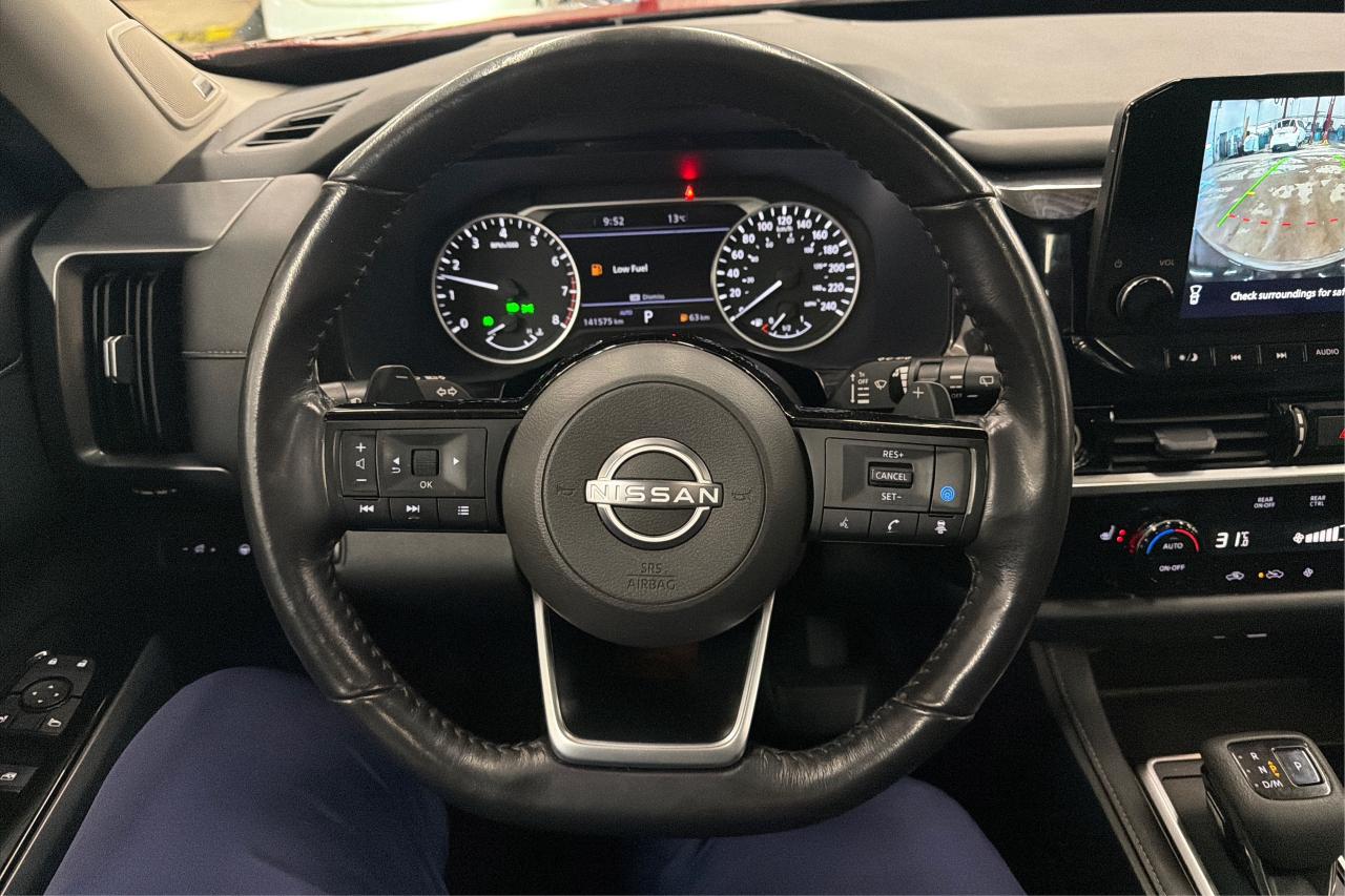 2022 Nissan Pathfinder SL Photo