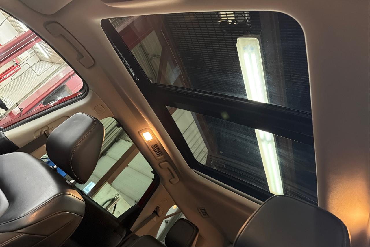 2022 Nissan Pathfinder SL Photo