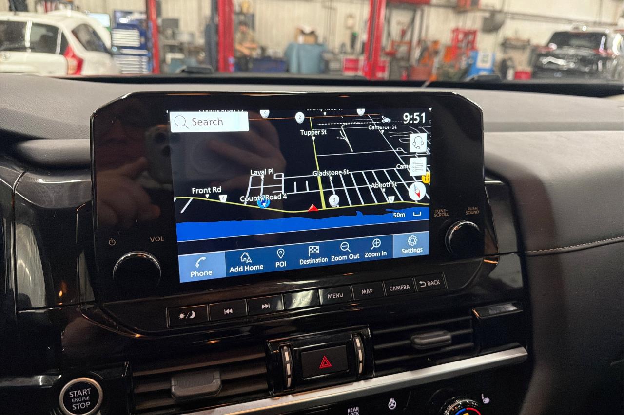 2022 Nissan Pathfinder SL Photo