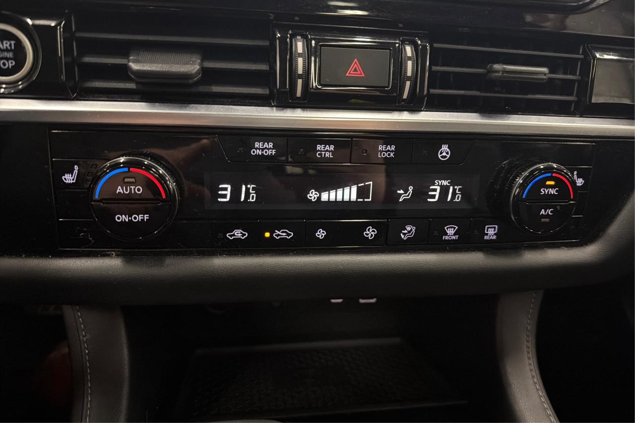 2022 Nissan Pathfinder SL Photo