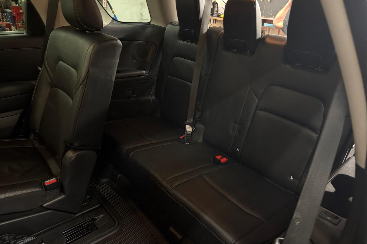 2022 Nissan Pathfinder SL Photo