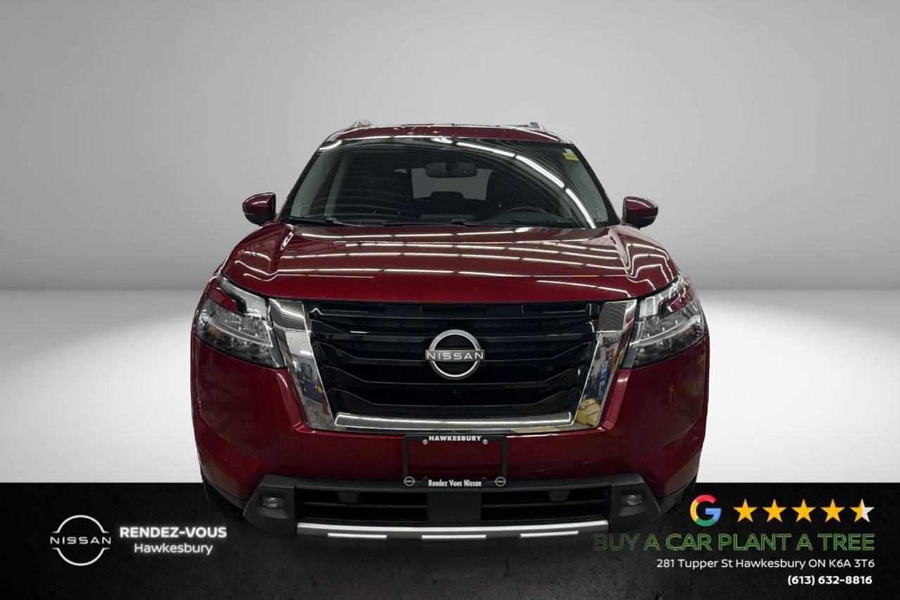 2022 Nissan Pathfinder SL Photo