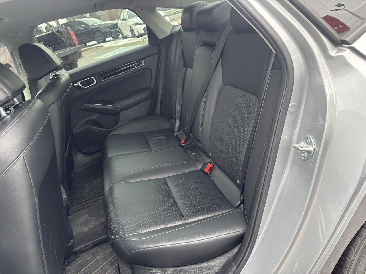 2022 Honda Civic Sedan Touring CVT   BOSE   LEATHER   SUNROOF   NOCLAIMS Photo