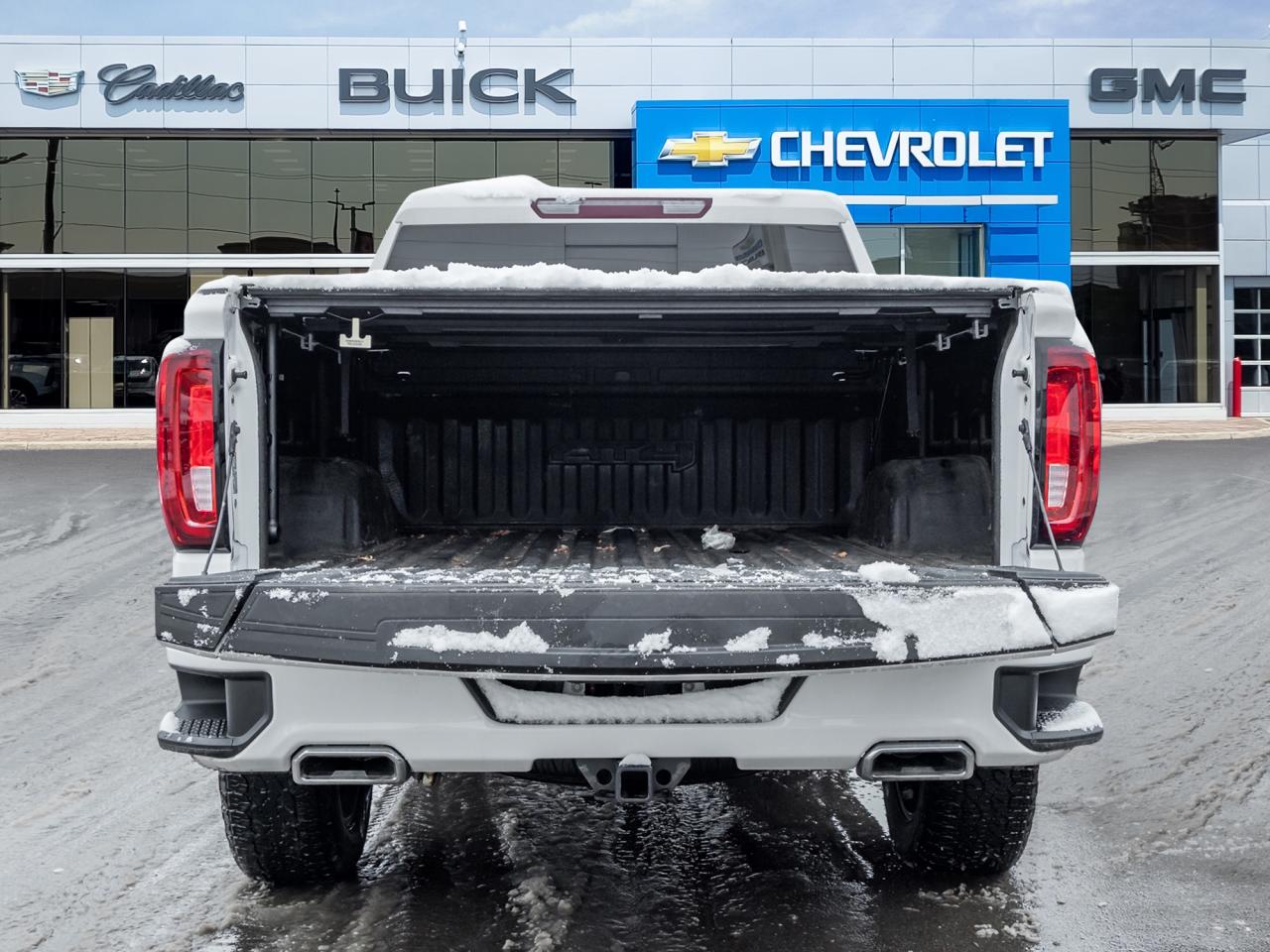 2022 GMC Sierra 1500 4WD Crew Cab 147  AT4 Photo