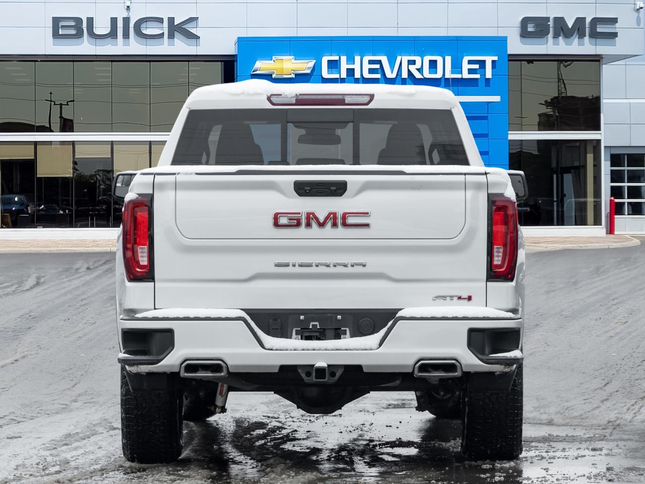 2022 GMC Sierra 1500 4WD Crew Cab 147  AT4 Photo